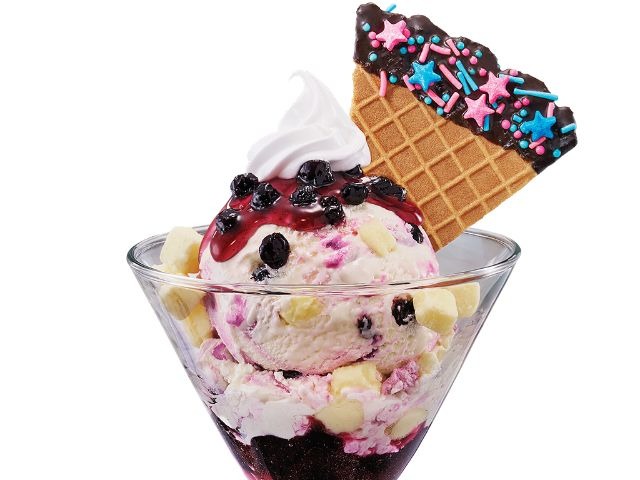 Berry Me in Cheesecake Gelato Sundae